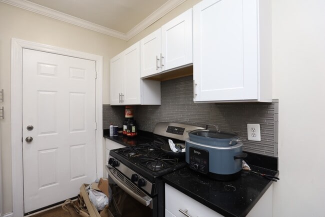 Foto del edificio - 3815 N Greenview Ave