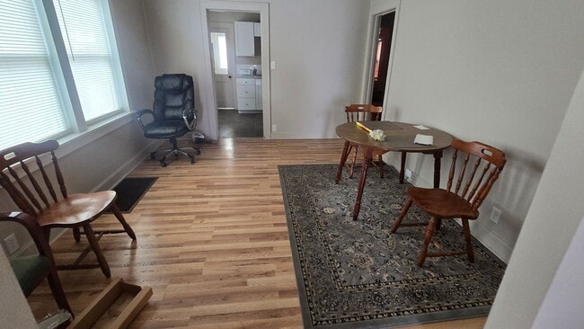 Building Photo - Spacious 2 Bedroom - 1 Bath, Enclosed porch and provided Washer/Dryer!