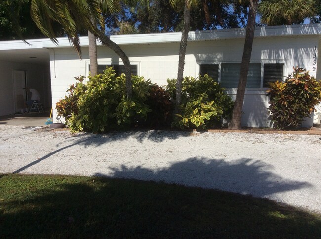 Building Photo - 1339 Royal Palm Dr S