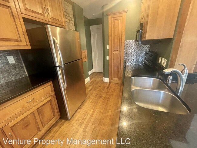 Building Photo - 3 br, 3.5 bath House - 2705 E Bradford Ave