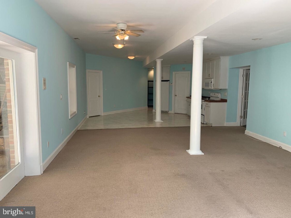 13120 Esworthy Rd, North Potomac, MD 20878 Room for Rent in North