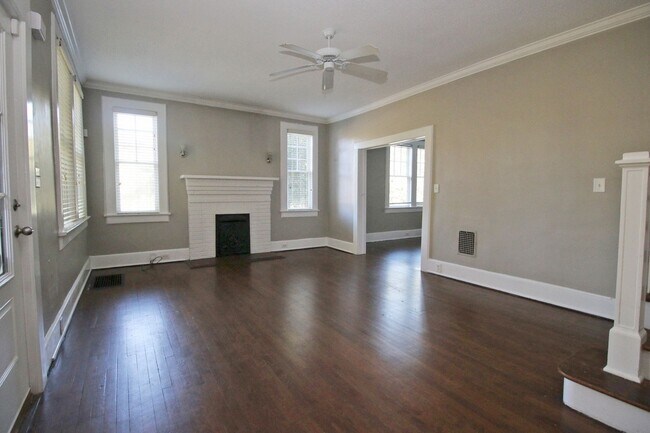 Foto del edificio - Pre-leasing for 2026-2027 Charming 3 Bed /...