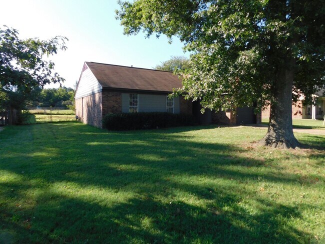 Foto del edificio - 3815 Shadow Oaks Pkwy