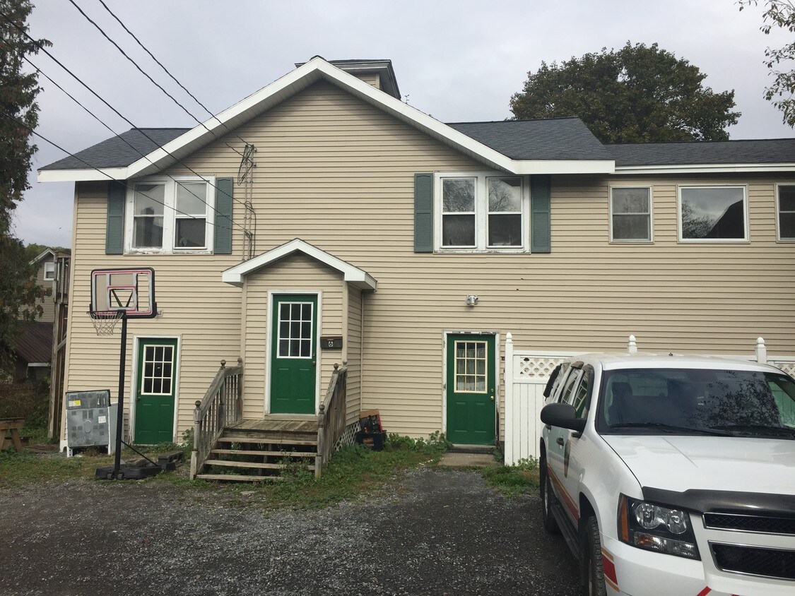 16 W Genesee St, Camillus, NY 13031 Apartments in Camillus, NY