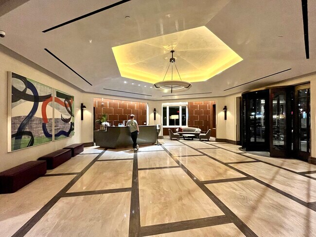 Vestíbulo del edificio con conserje - 100 Lovejoy Wharf