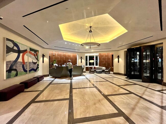 Building lobby with concierge - 100 Lovejoy Wharf