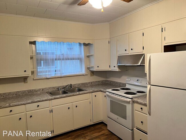 Foto del edificio - 3 br, 1.5 bath House - 215 N. Brobst Street