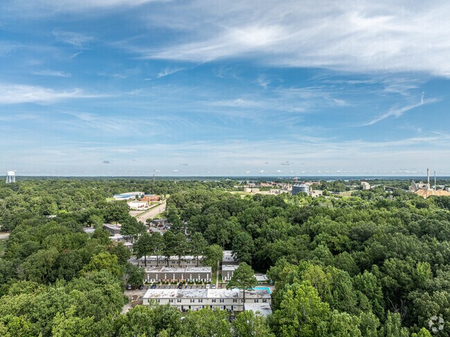Foto del edificio - Twin Rivers Townhomes