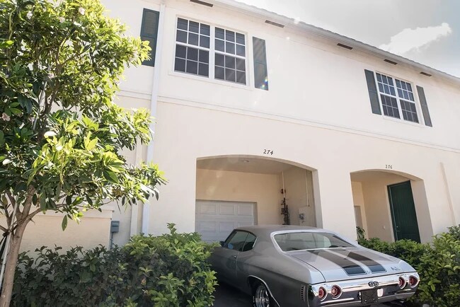 Foto del edificio - 274 SW 7th Ct