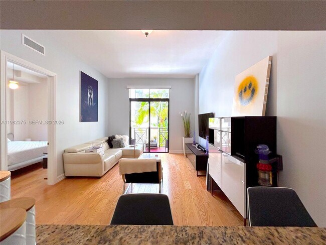 Foto del edificio - 1805 Ponce de Leon Blvd