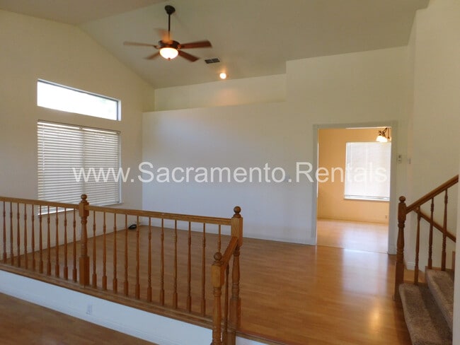 Building Photo - Spacious 4bd/2ba Home near Calvine & Power...