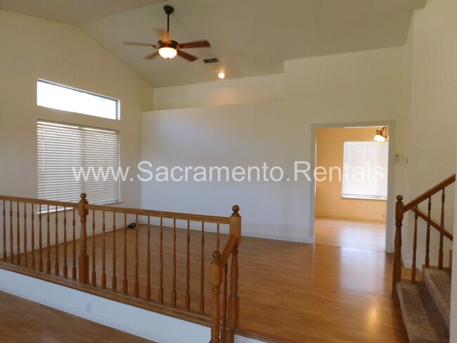 Foto del edificio - Spacious 4bd/2ba Home near Calvine & Power...