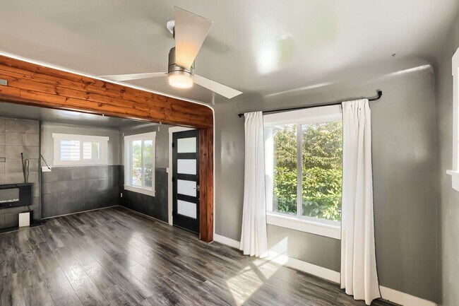 Foto del edificio - 4315 5th Ave NE