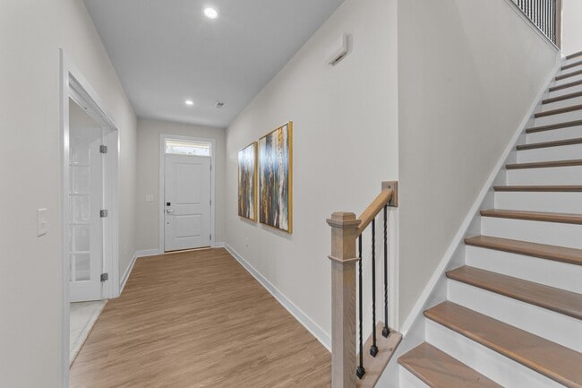 Building Photo - 3700 Horton Hill Dr