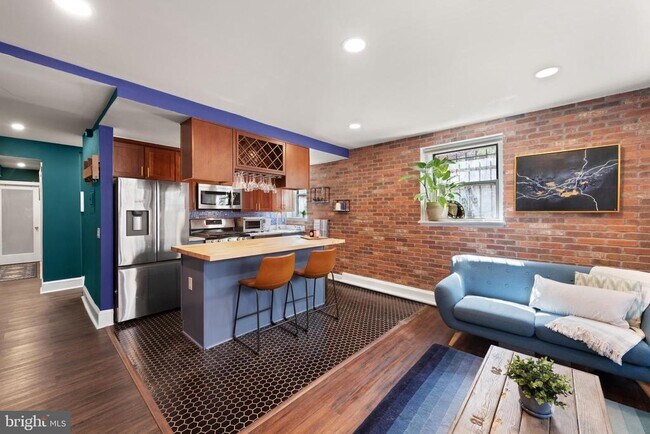 Foto del edificio - 1820 Clydesdale Pl NW