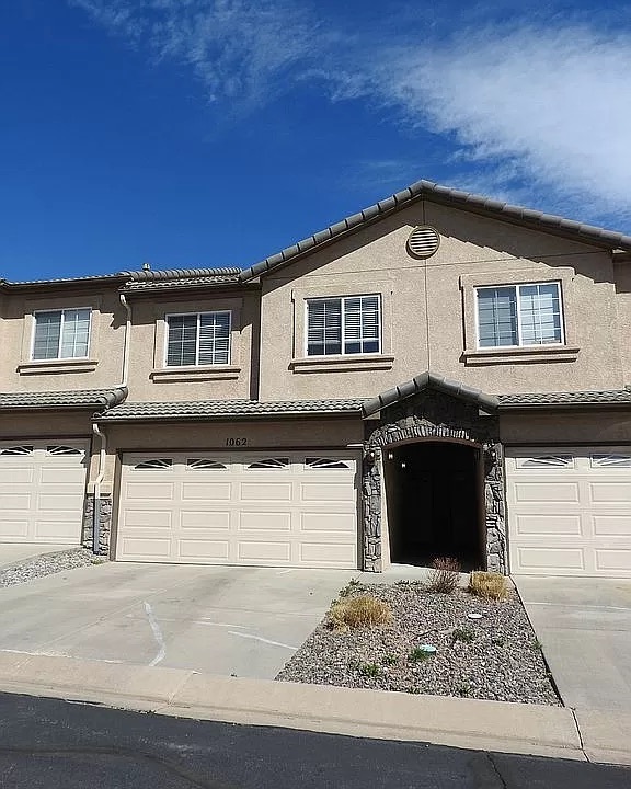Primary Photo - 1062 Cheyenne Villas Pt