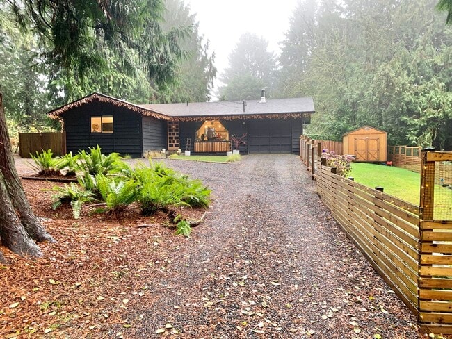 Building Photo - 25979 Pioneer Way NW