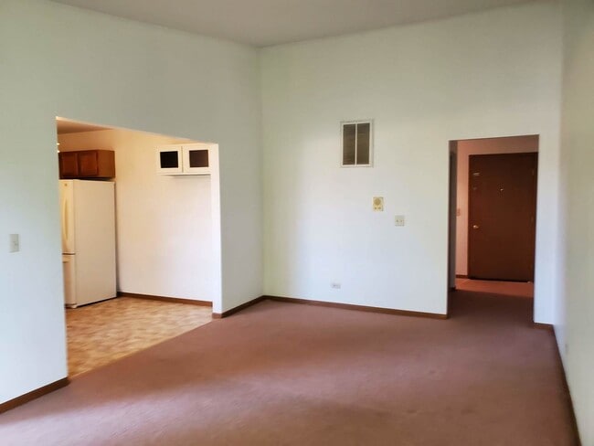 Building Photo - 311 Village Creek Dr