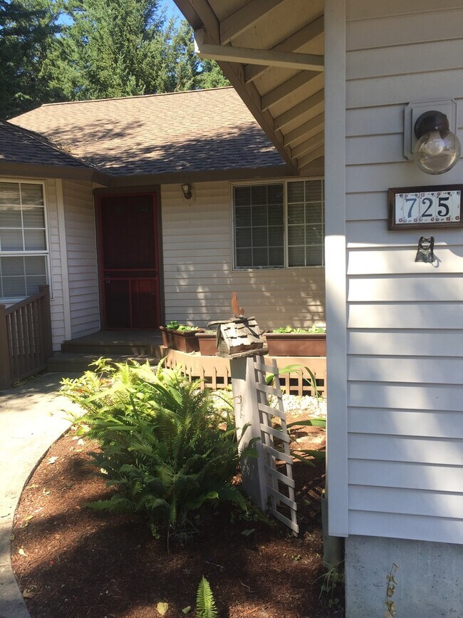Foto del edificio - 3 Bedroom Home in Troutdale