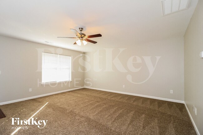 Building Photo - 667 Field Crossing Ct