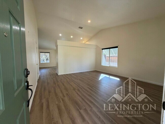 Foto del edificio - Pristine, single-story, 3bd/2ba, Home in Cameron Park!