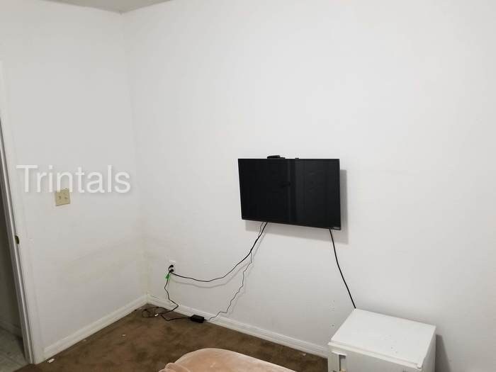 Foto del edificio - ROOMS FOR RENT!