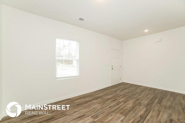 Building Photo - 8615 Paradise Dr