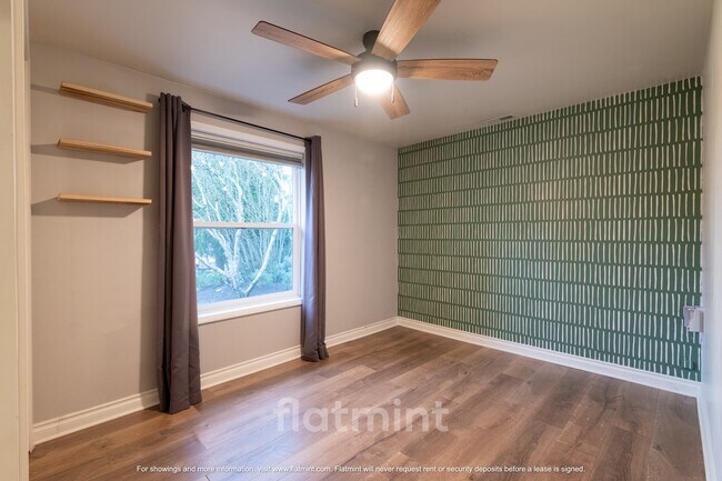 Foto del edificio - 16111 Stone Ave N