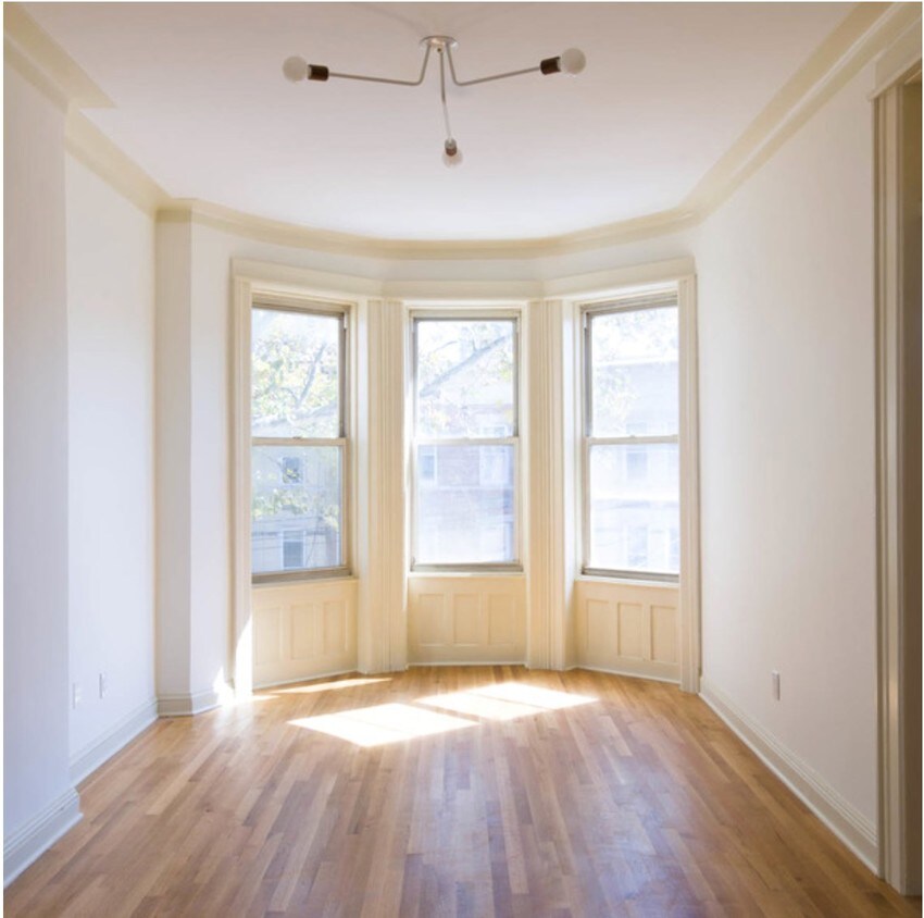 Foto principal - 59-33 Catalpa Ave