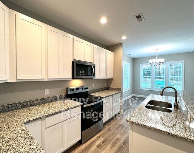 Building Photo - 416 1st St