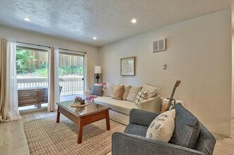 Building Photo - 3107 Golden Oaks Ln