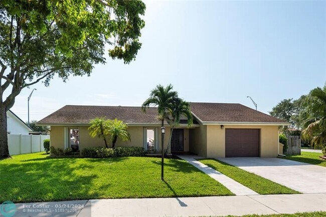 Building Photo - 2101 NW 101st Terrace