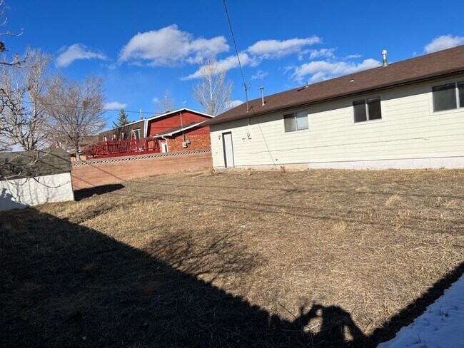 Building Photo - 5020 Windmill Rd