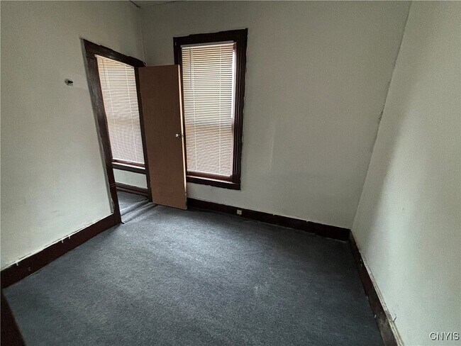 Building Photo - 304 Hartson St