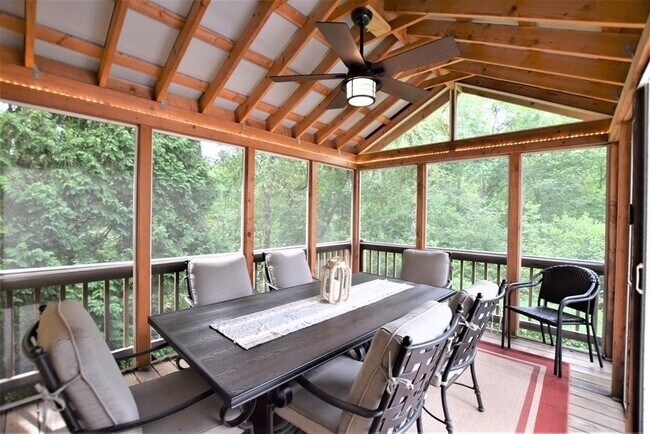 Foto del edificio - 398 Davis St