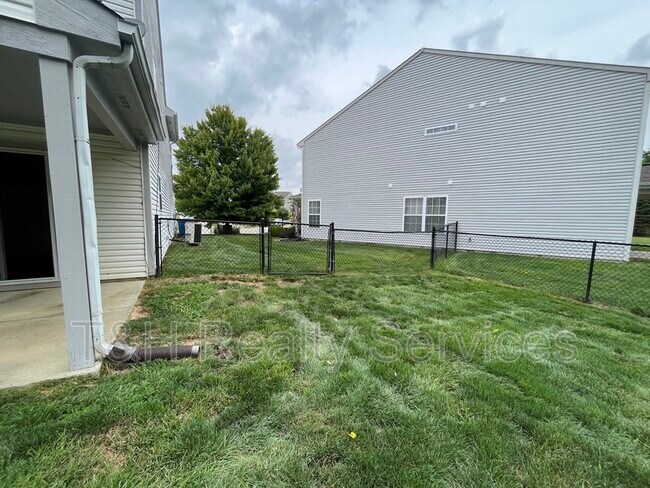 Building Photo - 8221 Twin River Dr