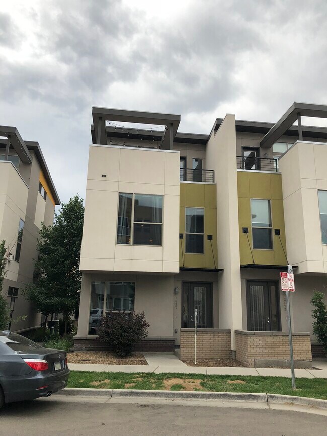 Foto del edificio - 2682 W Front View Cres Dr