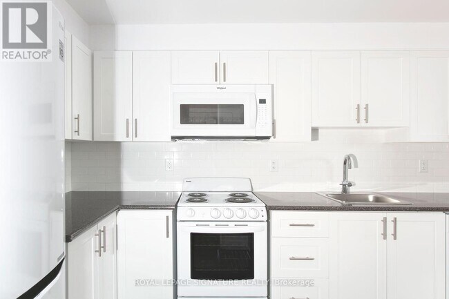 Photo du bâtiment - 6200-6200 Bathurst St
