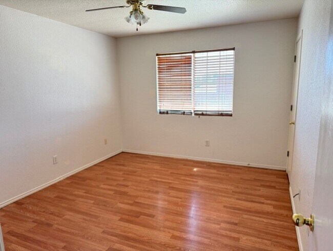 Foto del edificio - 3803 Woodrow Dr