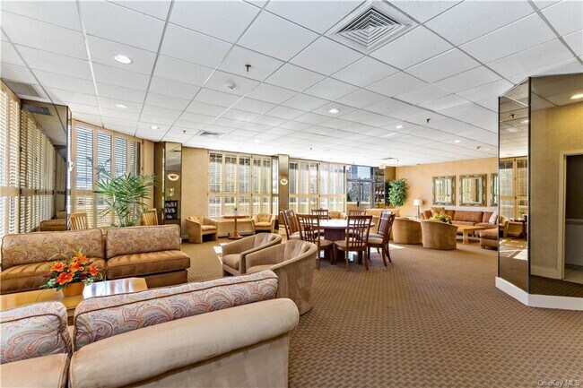 Building Photo - 25 Rockledge Ave