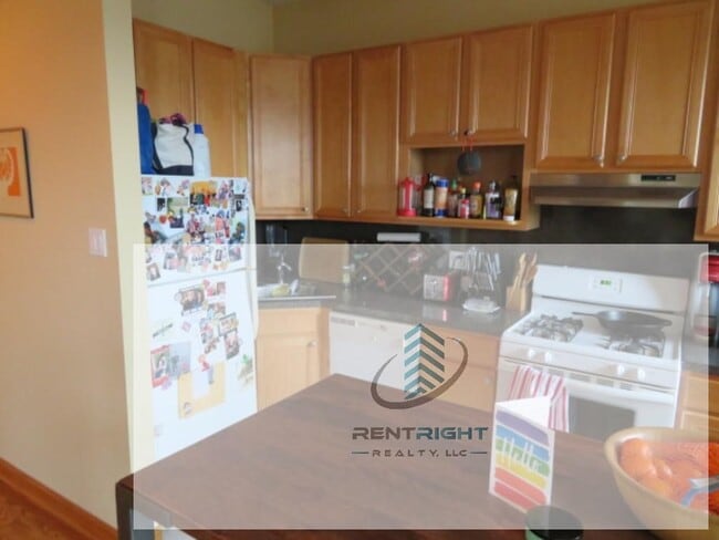 Foto del edificio - 1357 N Ashland Ave
