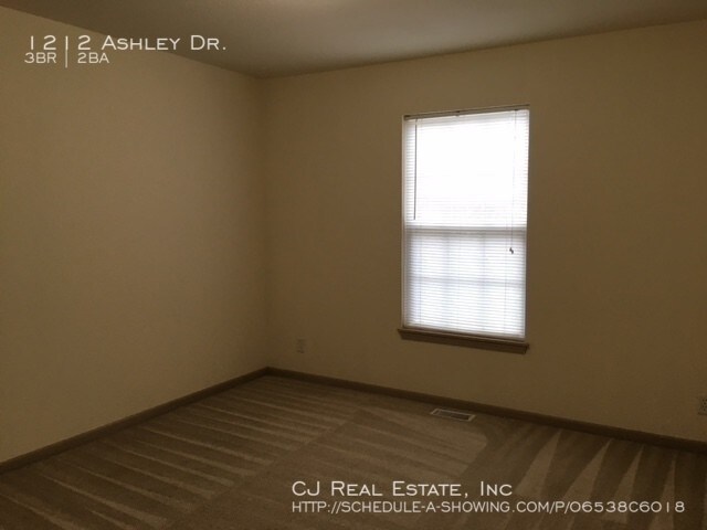 Building Photo - 1212 NW Ashley Dr