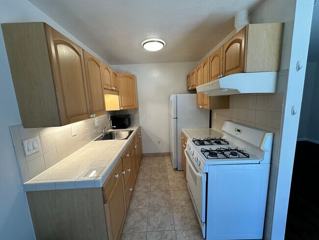 Foto del edificio - 2334 Browning St