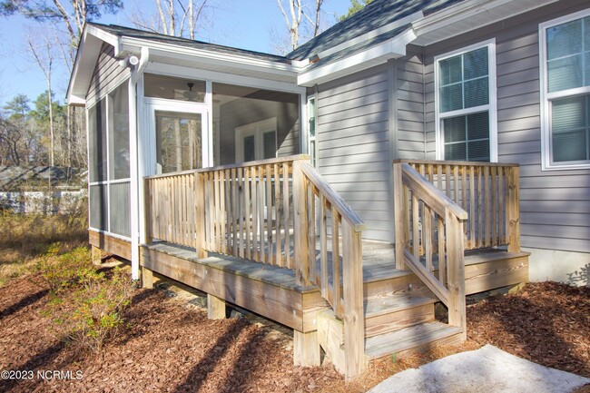 Building Photo - 580 Hill Rd
