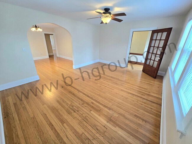 Foto del edificio - 6016 12th Ave