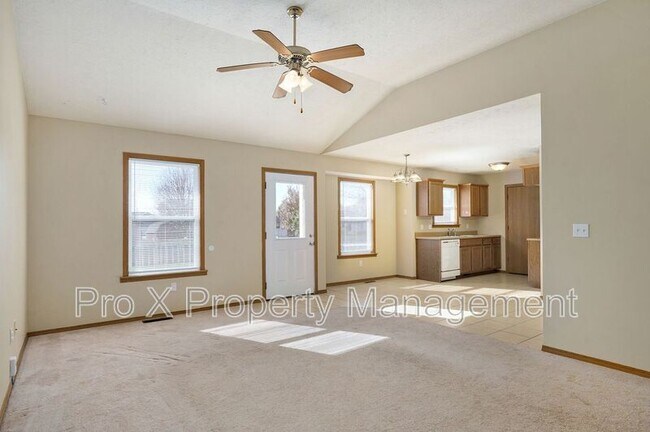 Foto del edificio - 5544 David St W