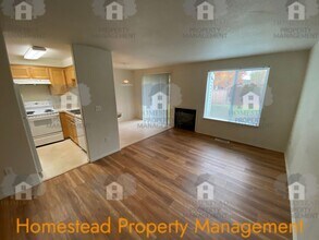 Building Photo - 1480-1482 Falcon Loop