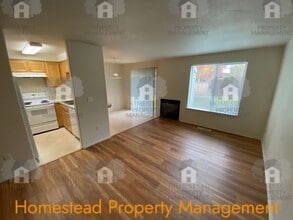 Building Photo - 1480-1482 Falcon Loop