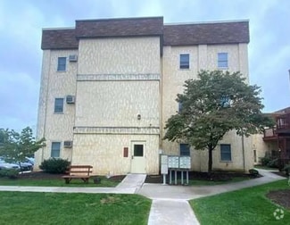 Building Photo - 252 W 2nd St