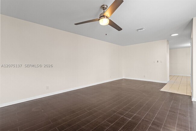 Foto del edificio - 10936 Longboat Dr